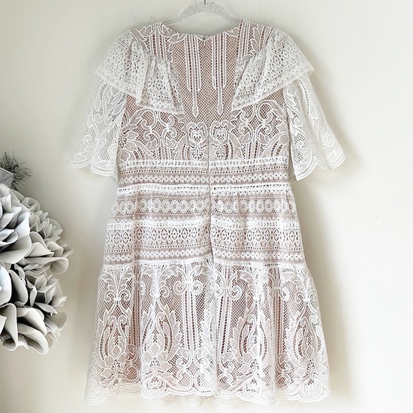 NWOT MONIQUE LHUILLIER Lace Dress; A-Line, Short Sleeves, Jewel Neckline - Picture 8 of 8